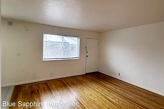 878 59th St Photo 2