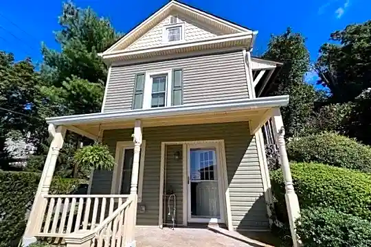 208 Prospect St Photo 1