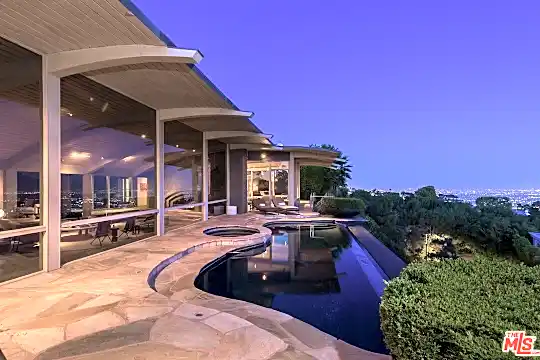624 Cole Pl Photo 2