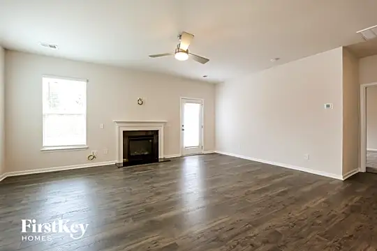 574 Hillpark Lane Photo 2