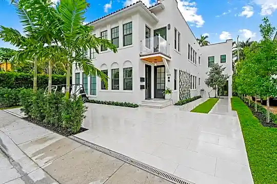 226 Oleander Ave #3 Photo 2