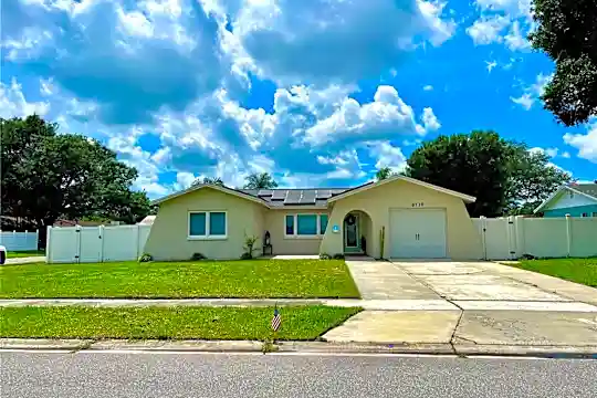 9710 61st Way Photo 1