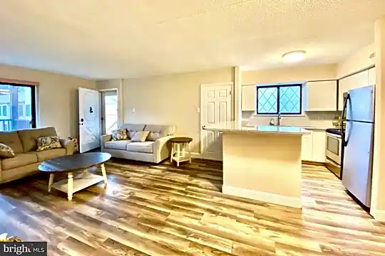 5200 Hilltop Dr Photo 2