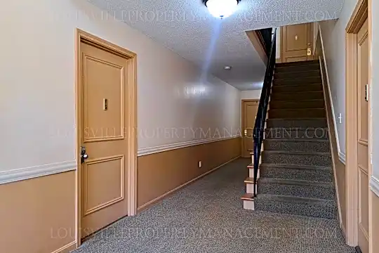 105 Highwood Dr Photo 2