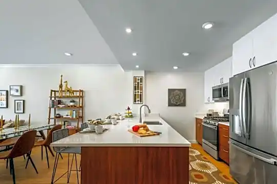 130 Gerry Rd Photo 2
