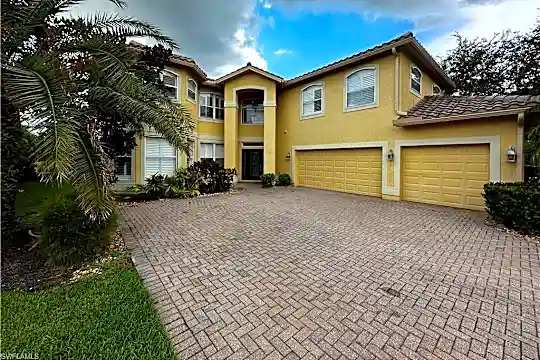 20885 Torre Del Lago St Photo 2