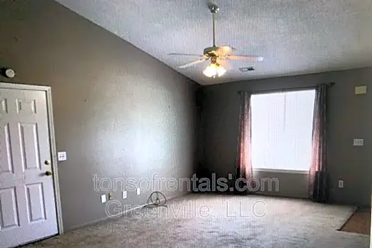 304 Country Gardens Drive Photo 2