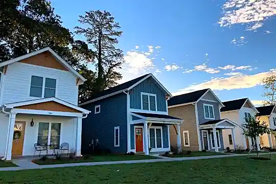 Tiger Towne Farmhouses Photo 2