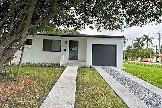 3200 SW 79th Ave Photo 1