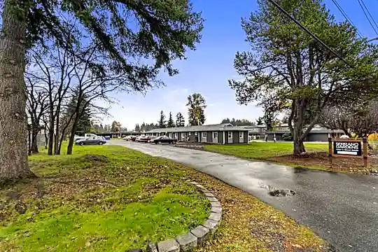 Serrano Gardens Apartments Photo 2