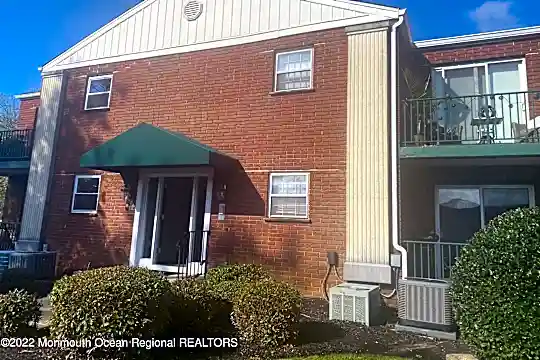 65 Cedar Ave #B2 Photo 1