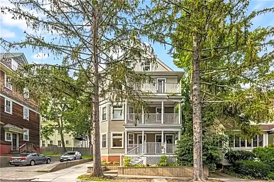 10 Hazard Ave Photo 2