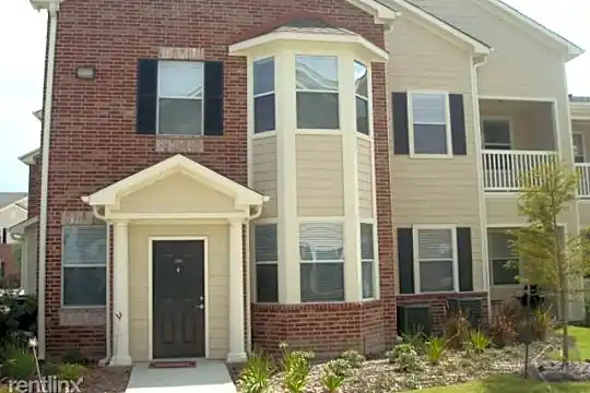 300 Forest Center Dr Photo 2