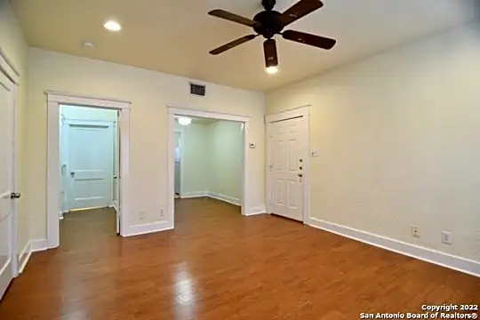 1539 W Woodlawn Ave #2 Photo 1