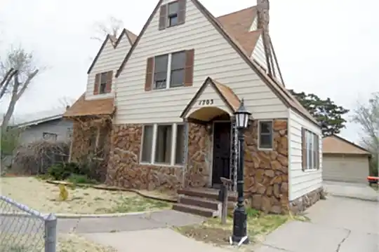 1703 S Ong St Photo 1