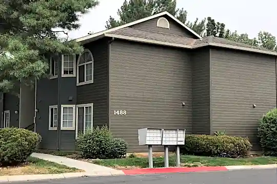Raymond Street Apartments Photo 1