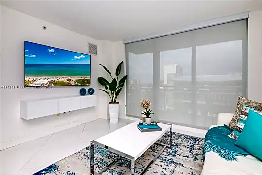 6917 Collins Ave #720 Photo 2