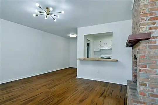 1713 Burgundy St #104 Photo 1