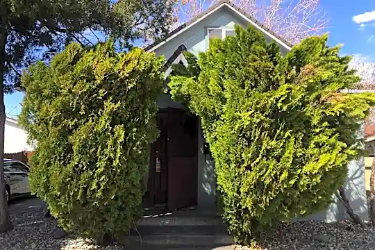 621 6th St Photo 1