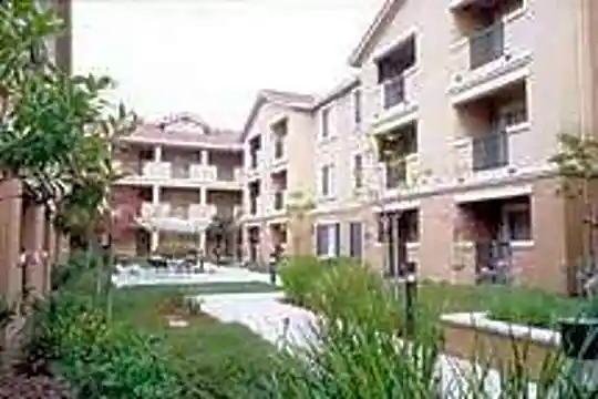Vintage Court Senior Apartments Photo 2