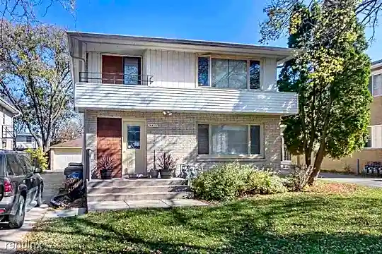 2413 Brentwood Pkwy Photo 2