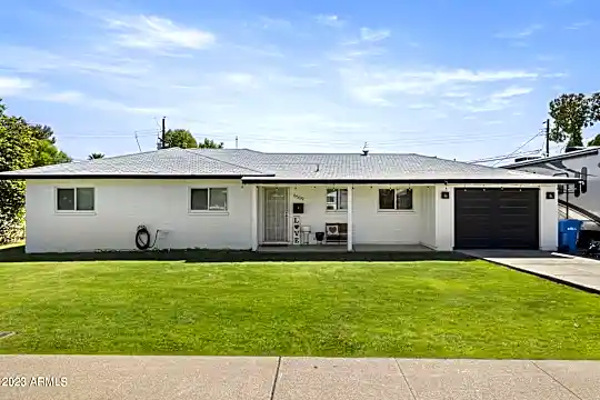 6509 N 16th Dr Photo 1