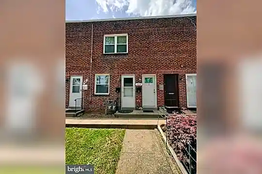 604 17th St NE Photo 1