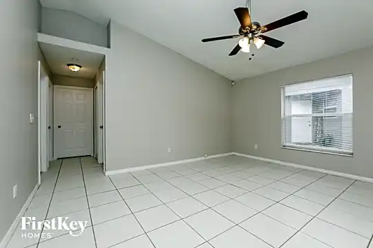 7466 Groveoak Drive Photo 2