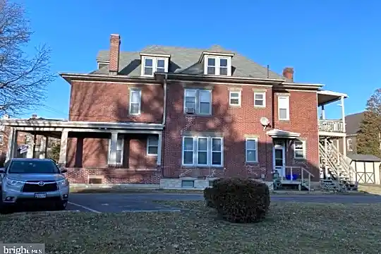 636 Potomac Ave Photo 1