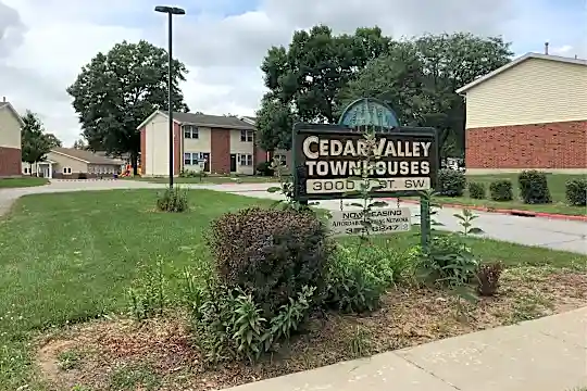 Cedar Valley Townhomes Photo 2