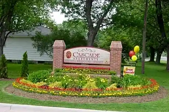 Cascade Apartments Photo 2