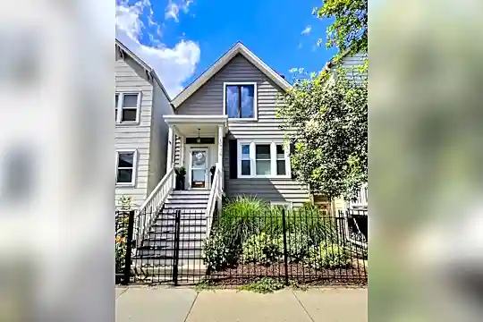 1424 W Diversey Pkwy #2 Photo 1