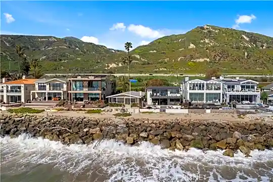 5478 Rincon Beach Park Dr Photo 2