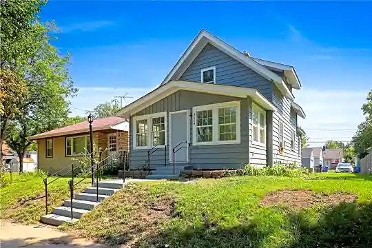 3554 N Newton Ave Photo 1