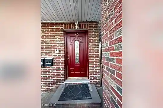 40 Bryant Ave Photo 2