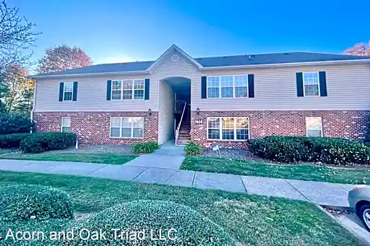 1905 Crest Hollow Dr Photo 2