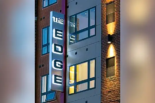 The Edge On Oak Apartments Photo 2