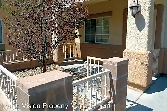 6365 Currant Lake Way Photo 2