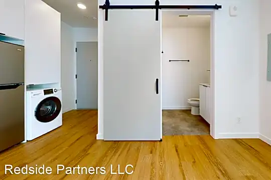Brand New Building in Capitol Hill! Move-ins for Aug 1st! Set up a tour TODAY! Photo 2