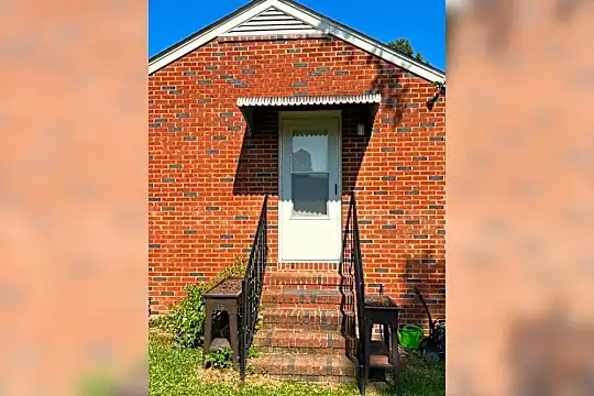 919 Seminole Ave Photo 2