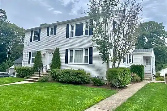 22 Laurel Ln #2 Photo 2