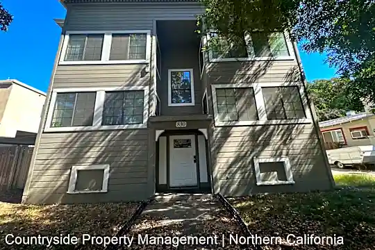 830 N Van Buren St Photo 1