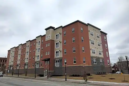 Lafayette Square Apartments Photo 2