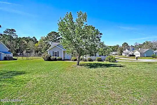 201 Smallberry Ct Photo 2
