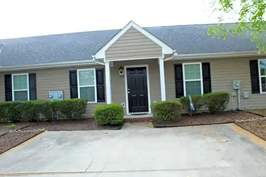 1802 Honeysuckle Way Photo 1