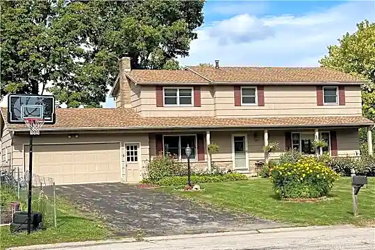 126 Towpath Ln Photo 2