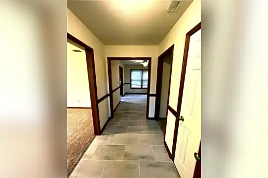 601 Helmsdale Way Photo 2