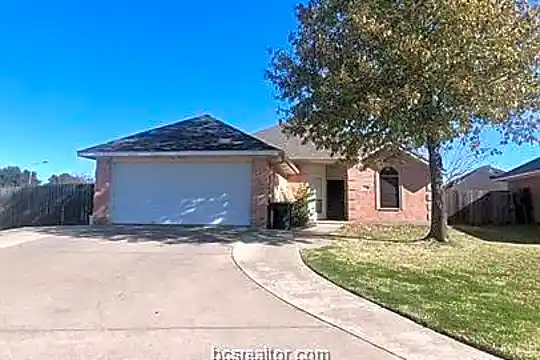 2401 Axis Ct Photo 1