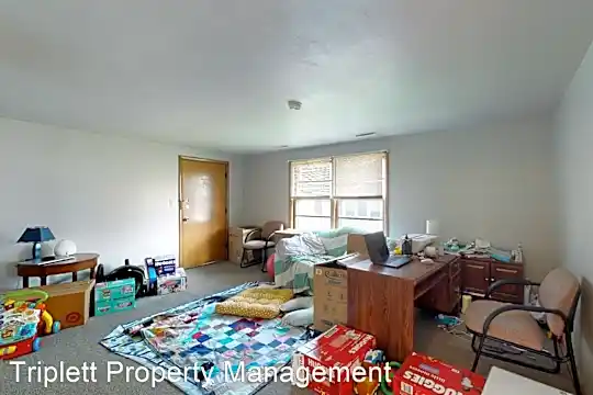 136 Campus Avenue Photo 2