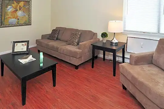 Benham Apartments Photo 1